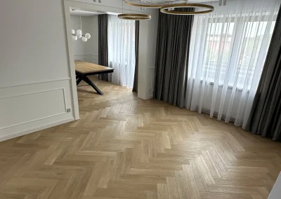 Puste pomieszczenie stylowego mieszkania